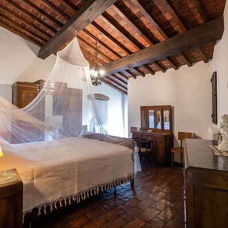 Torre Mediovale Dei Conti Villa