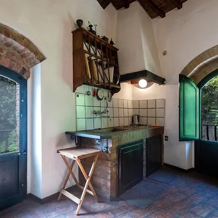 Torre Mediovale Dei Conti Gambassi Terme