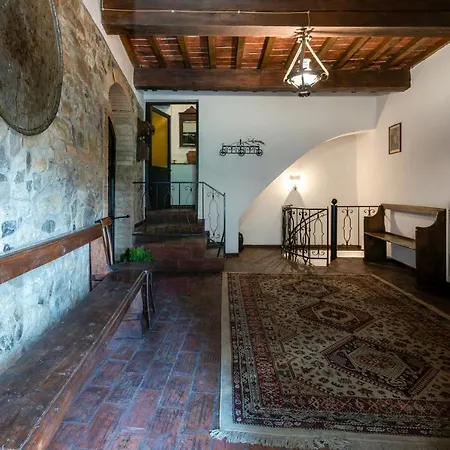 Torre Mediovale Dei Conti Villa