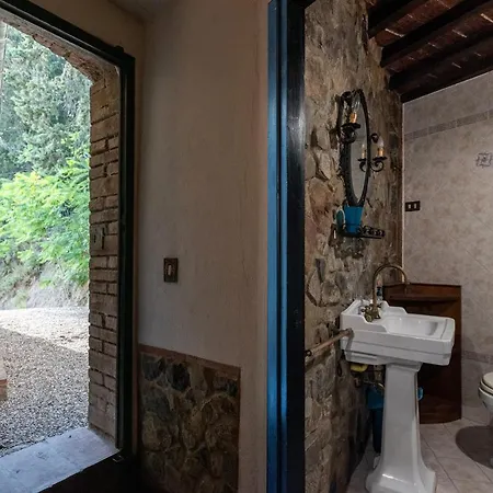 Torre Mediovale Dei Conti Gambassi Terme