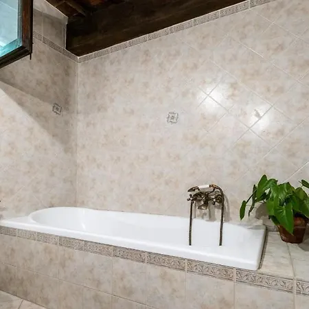 Torre Mediovale Dei Conti Villa Gambassi Terme