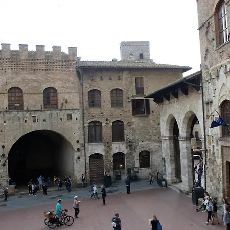 Torre Mediovale Dei Conti